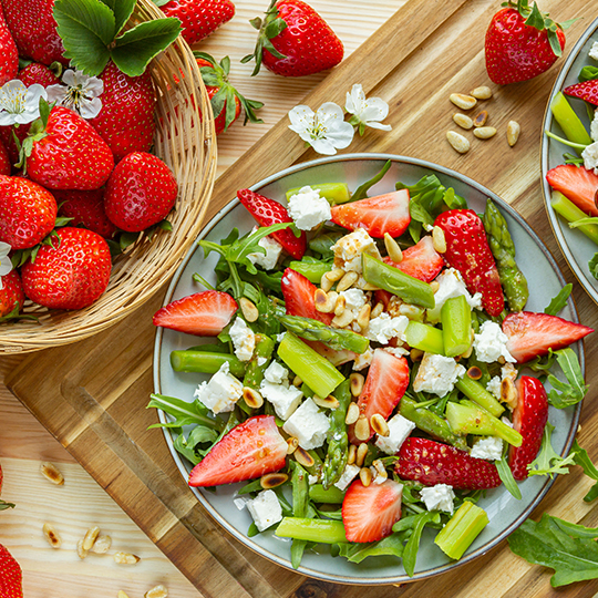Salade croustillante de céleri et de fraises